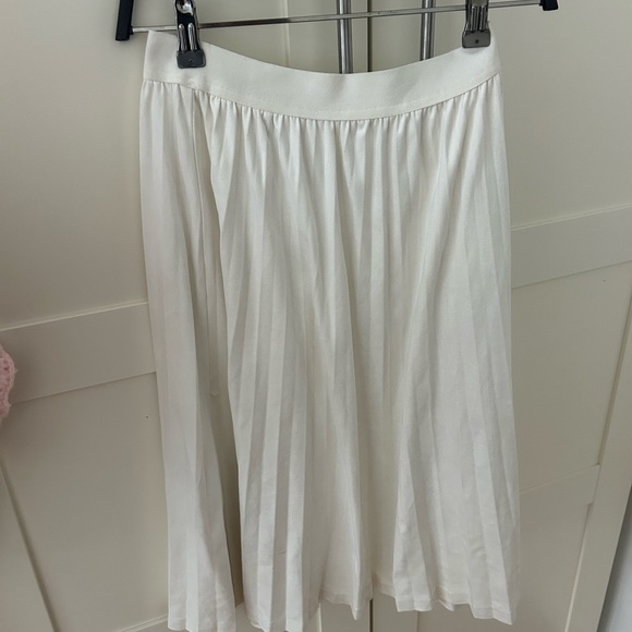 Chic White Midi pleated Skirt - Picture 1 of 1
